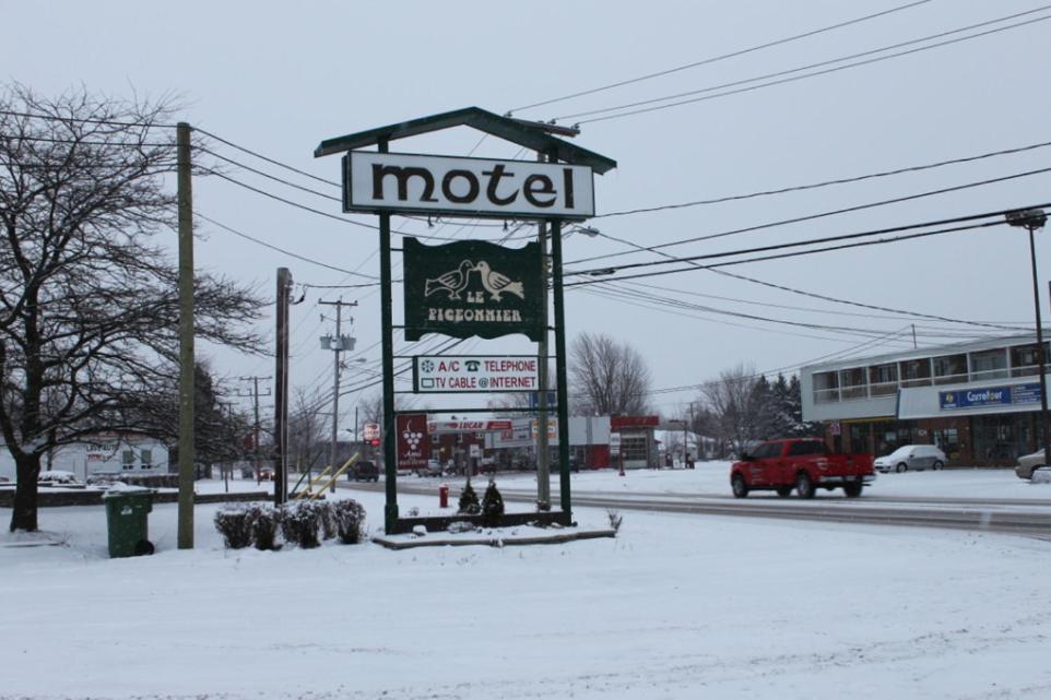 Auberge - Motel Le Pigeonnier Farnham Exterior foto